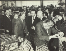 [Wizyta Prezesa Rady Ministrów Piotra Jaroszewicza w Zakładach Metalowych Predom-Łucznik im. Gen. Waltera w Radomiu]